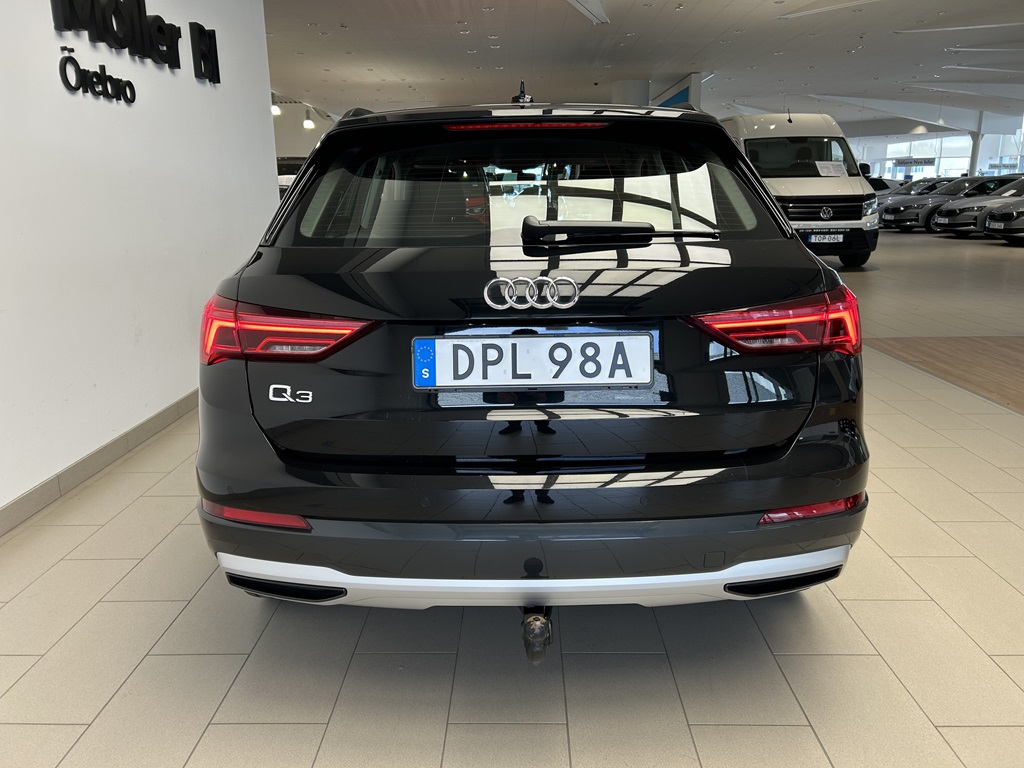 Audi Q3 DPL98A