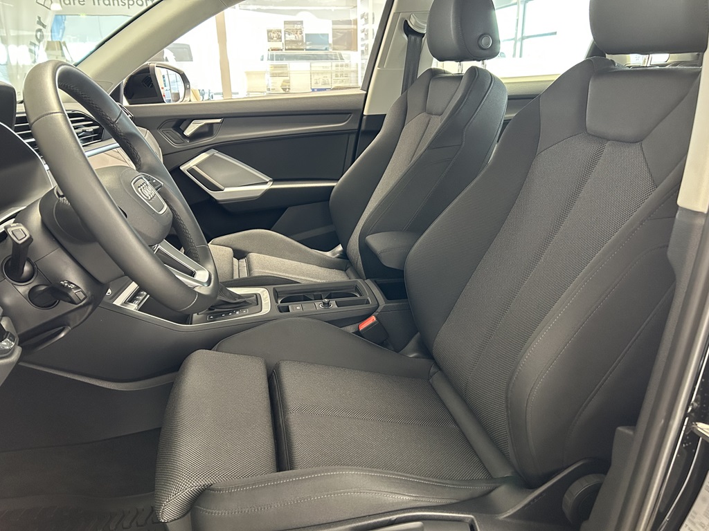 Audi Q3 DPL98A