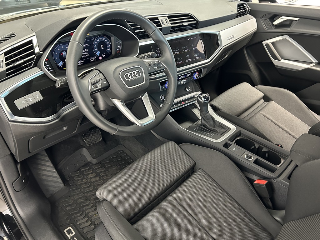 Audi Q3 DPL98A