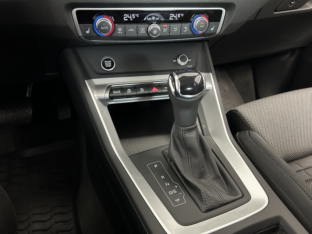 Audi Q3 DPL98A