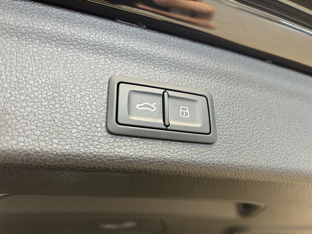 Audi Q3 DPL98A