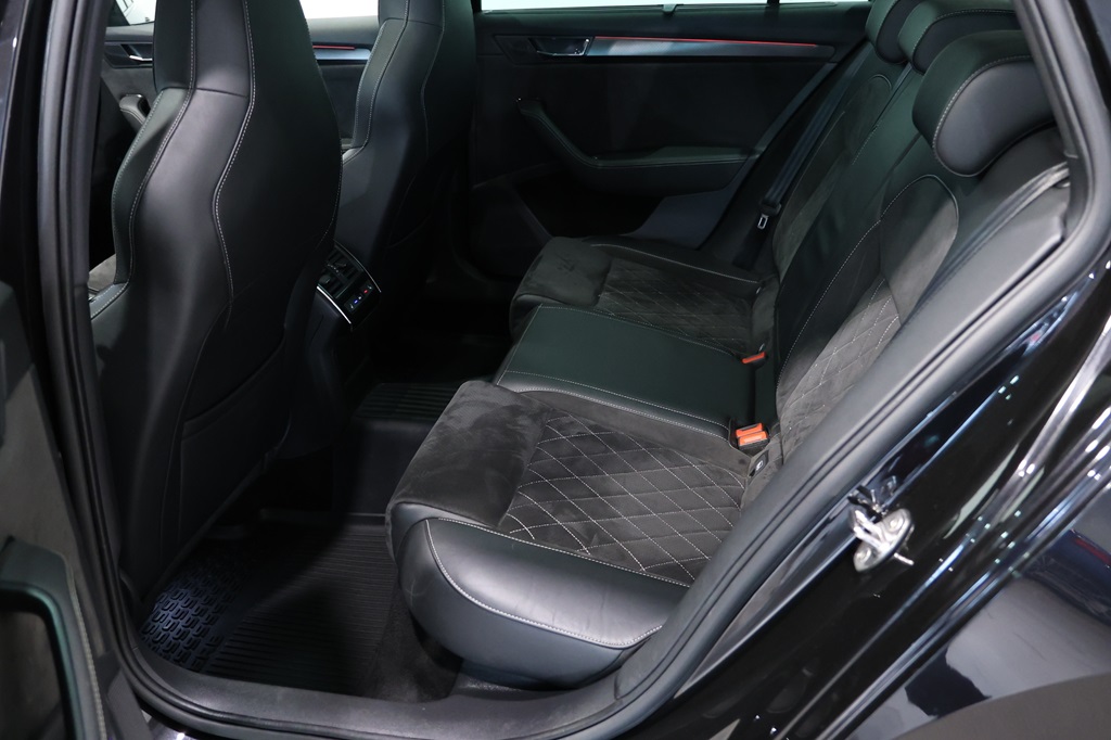 Skoda Superb Combi DSY25F