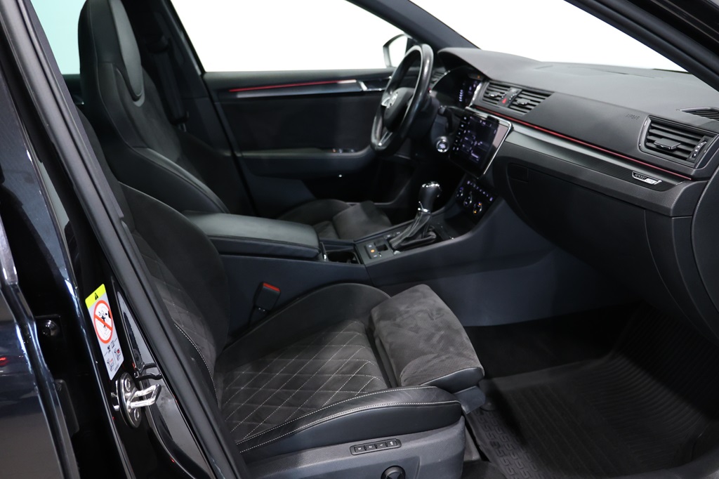 Skoda Superb Combi DSY25F