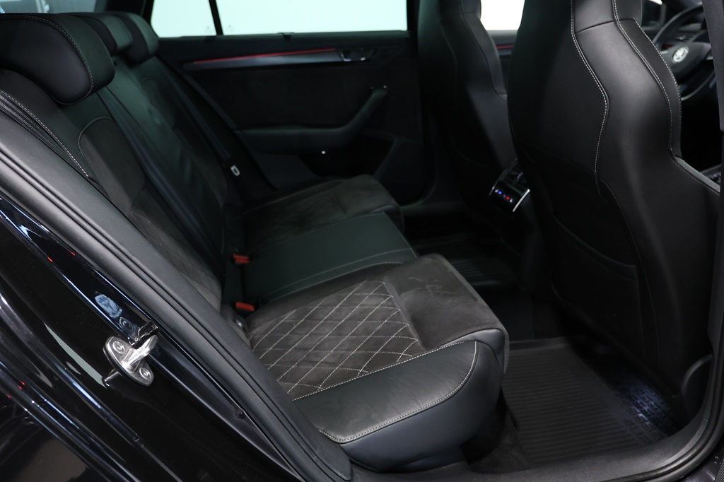 Skoda Superb Combi DSY25F