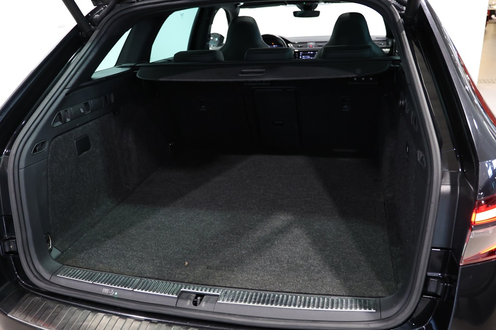 Skoda Superb Combi DSY25F