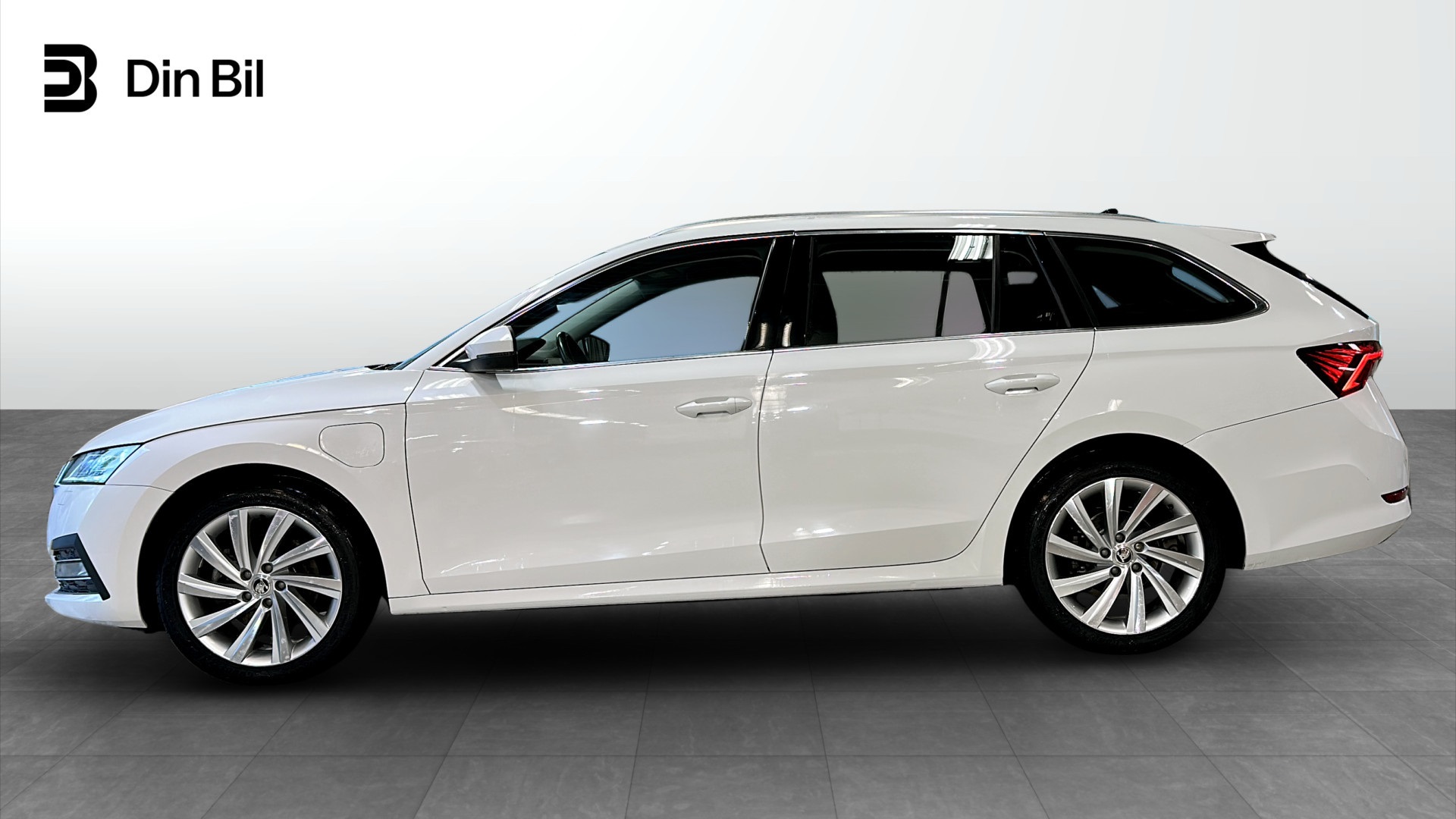 Skoda Octavia DTB54T