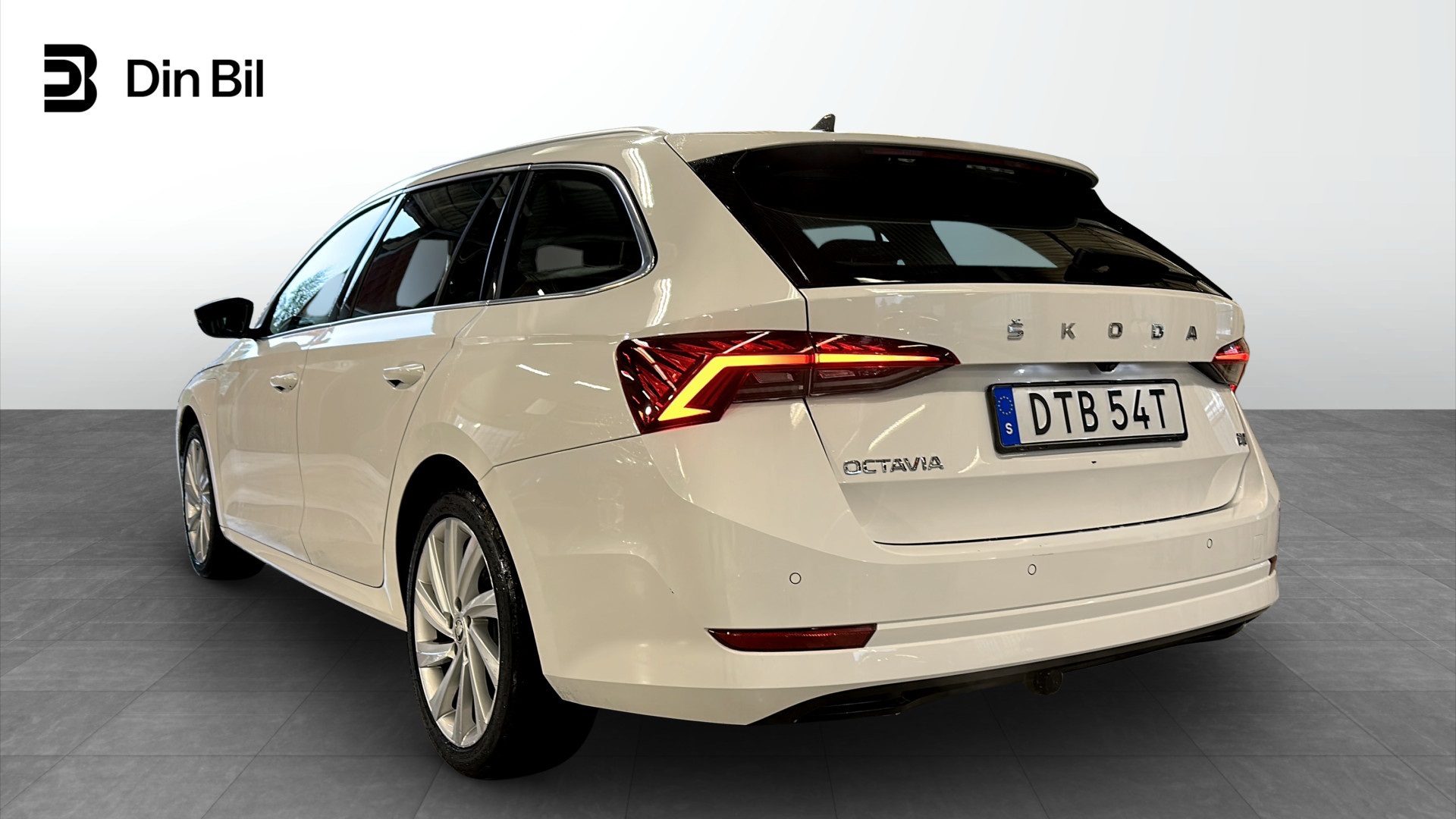 Skoda Octavia DTB54T