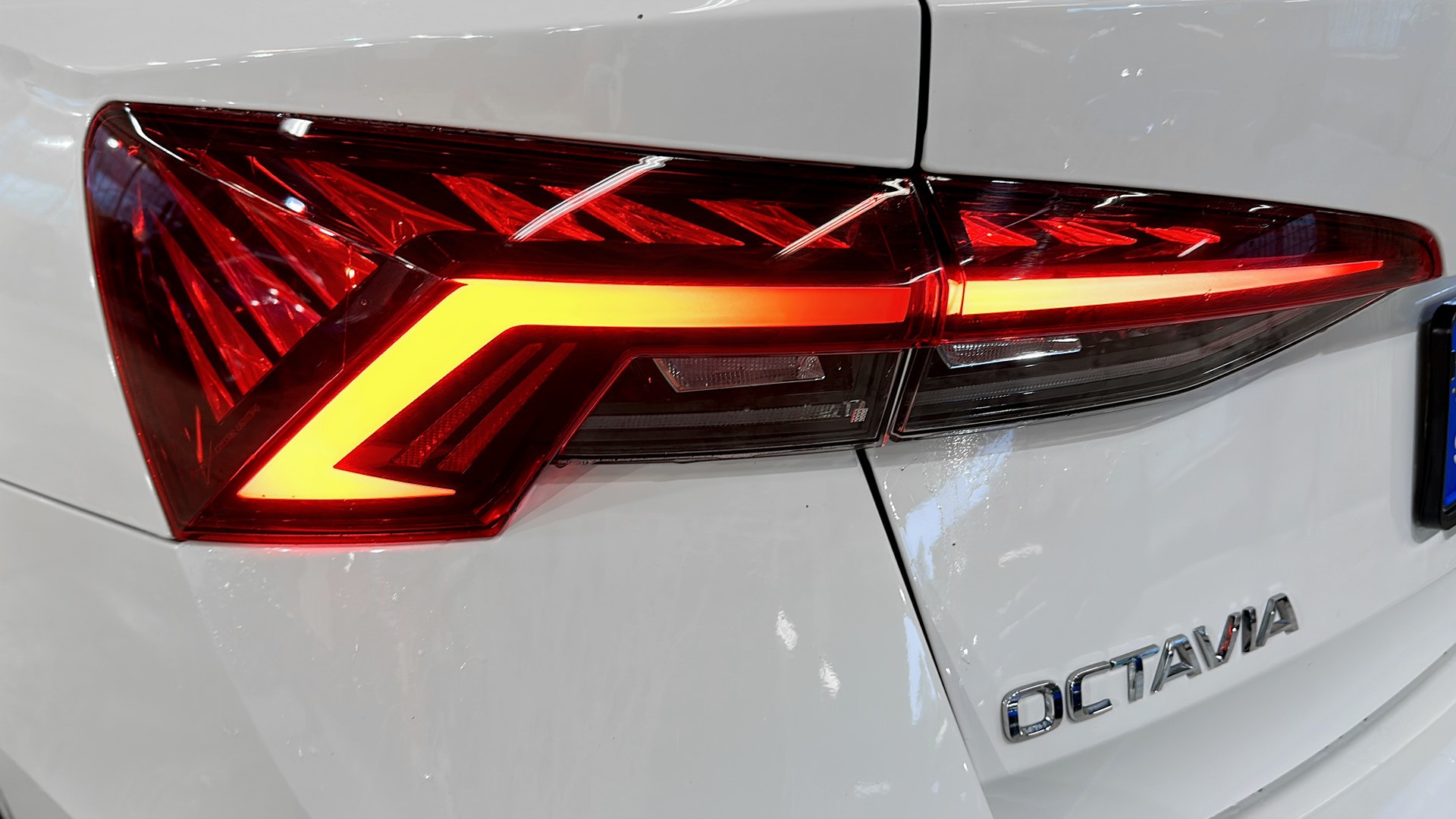 Skoda Octavia DTB54T