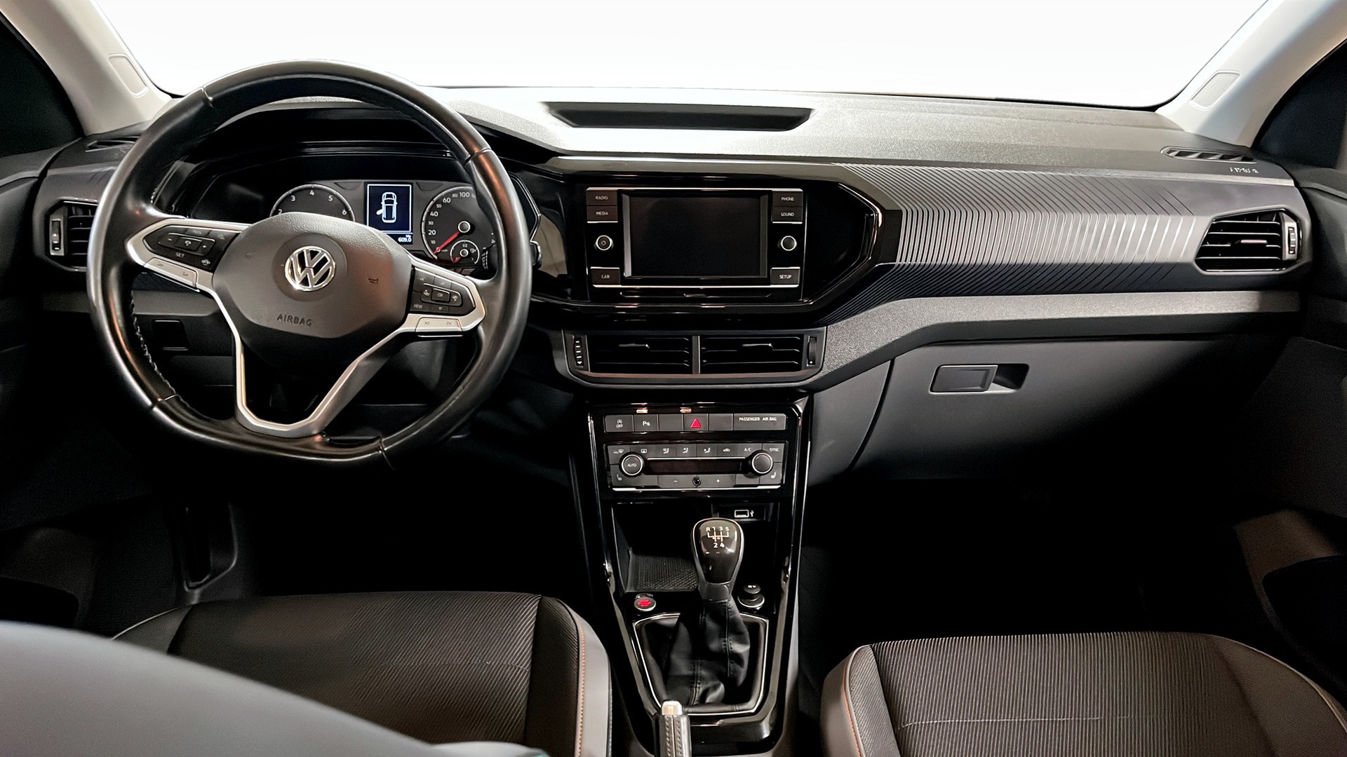 Volkswagen T-Cross DTT26A