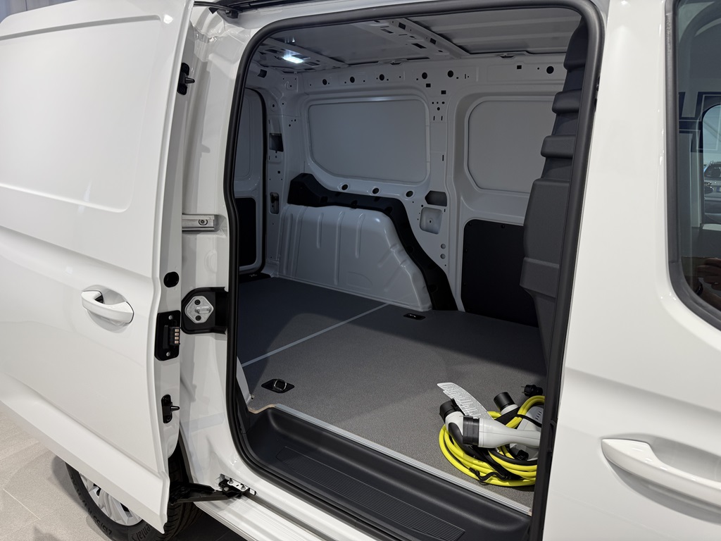 Volkswagen Caddy Maxi Cargo DXH98U