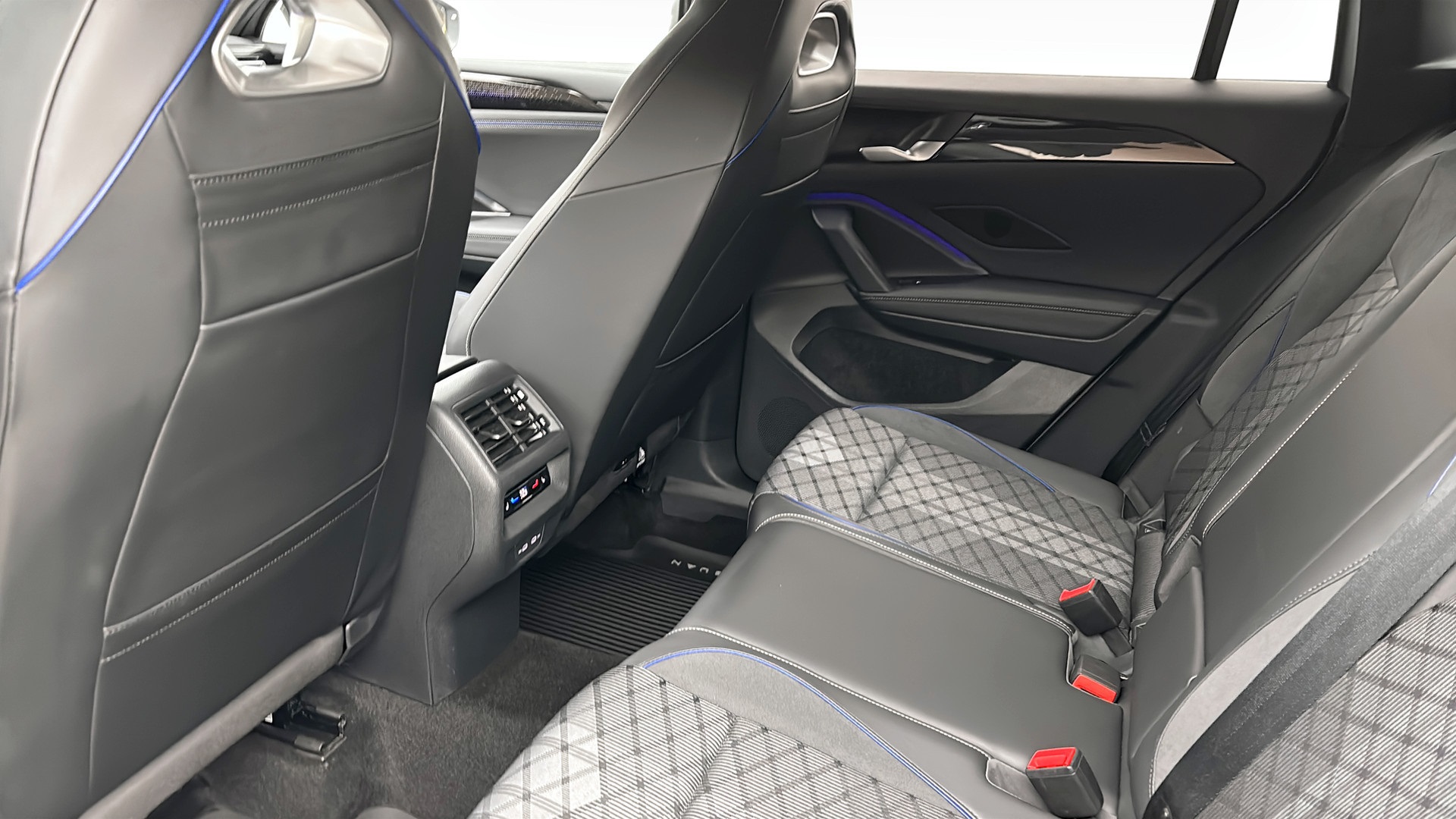 Volkswagen Tiguan DYF33T
