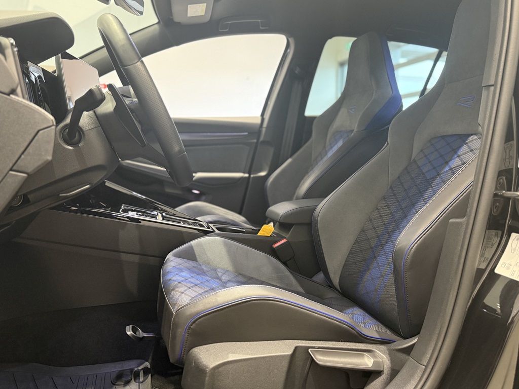 Volkswagen Golf DYL97Z