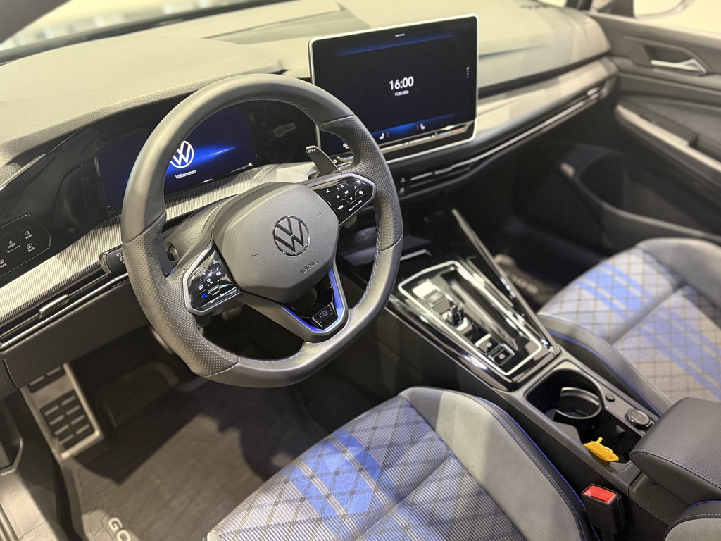 Volkswagen Golf DYL97Z