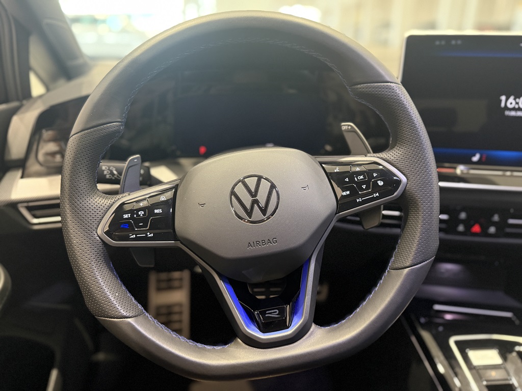 Volkswagen Golf DYL97Z