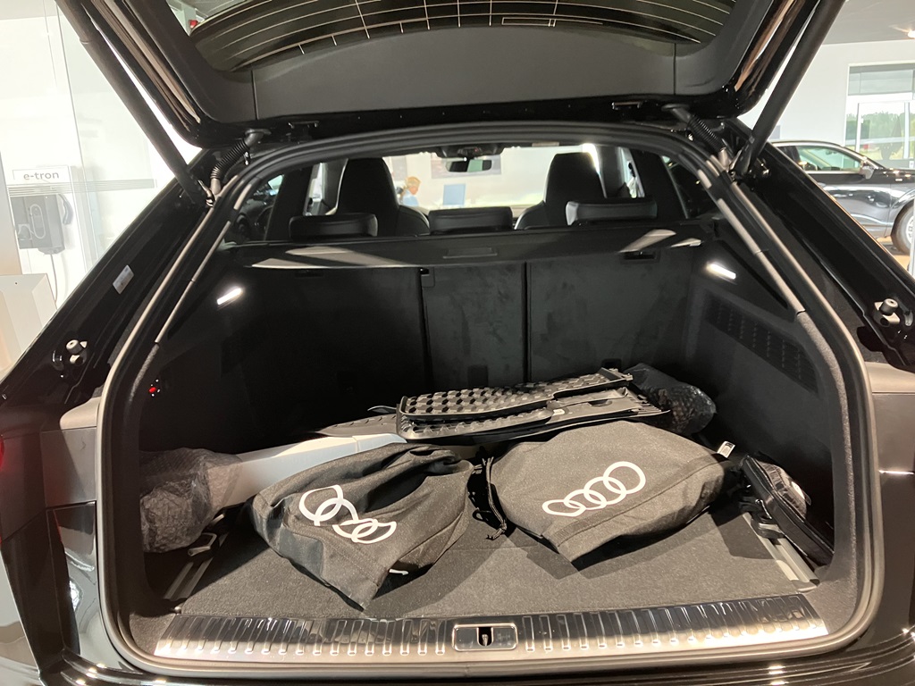 Audi Q8 EBR46W