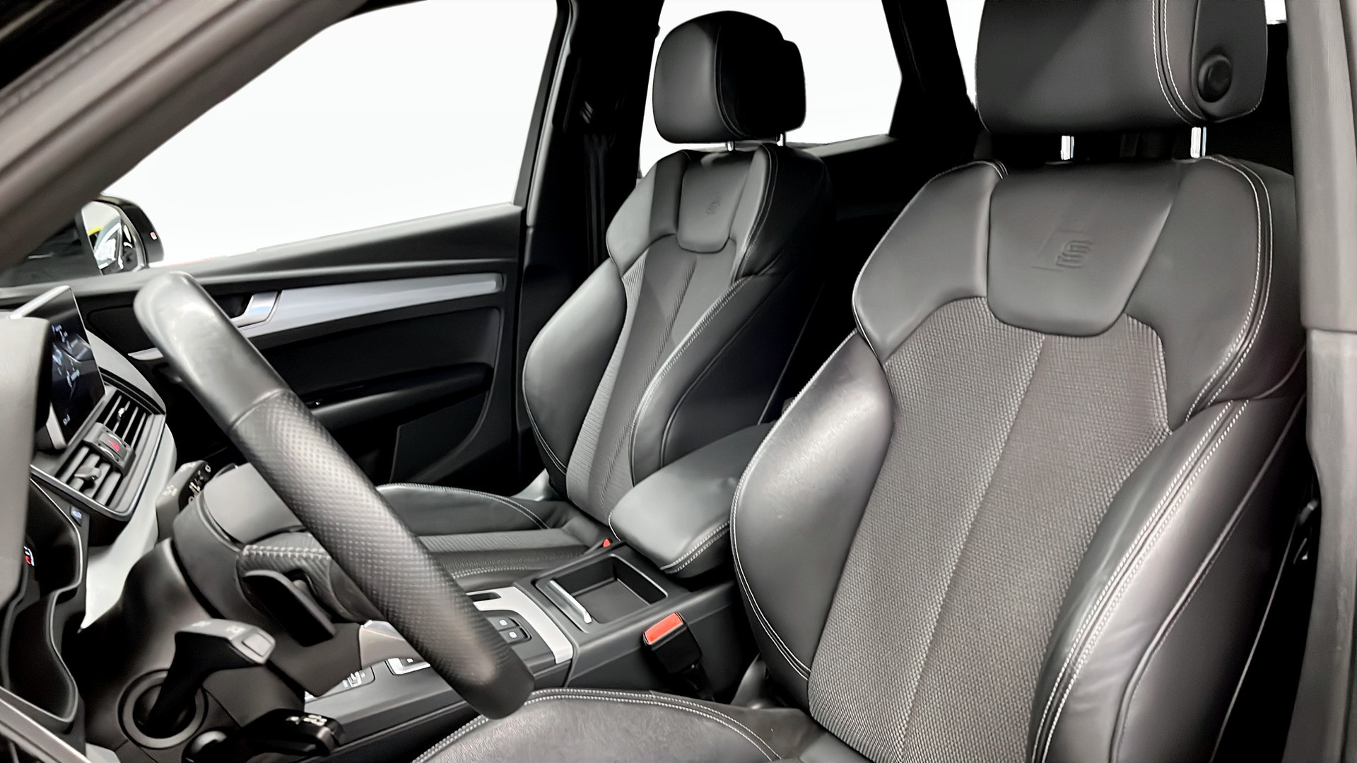 Audi Q5 EDX75U