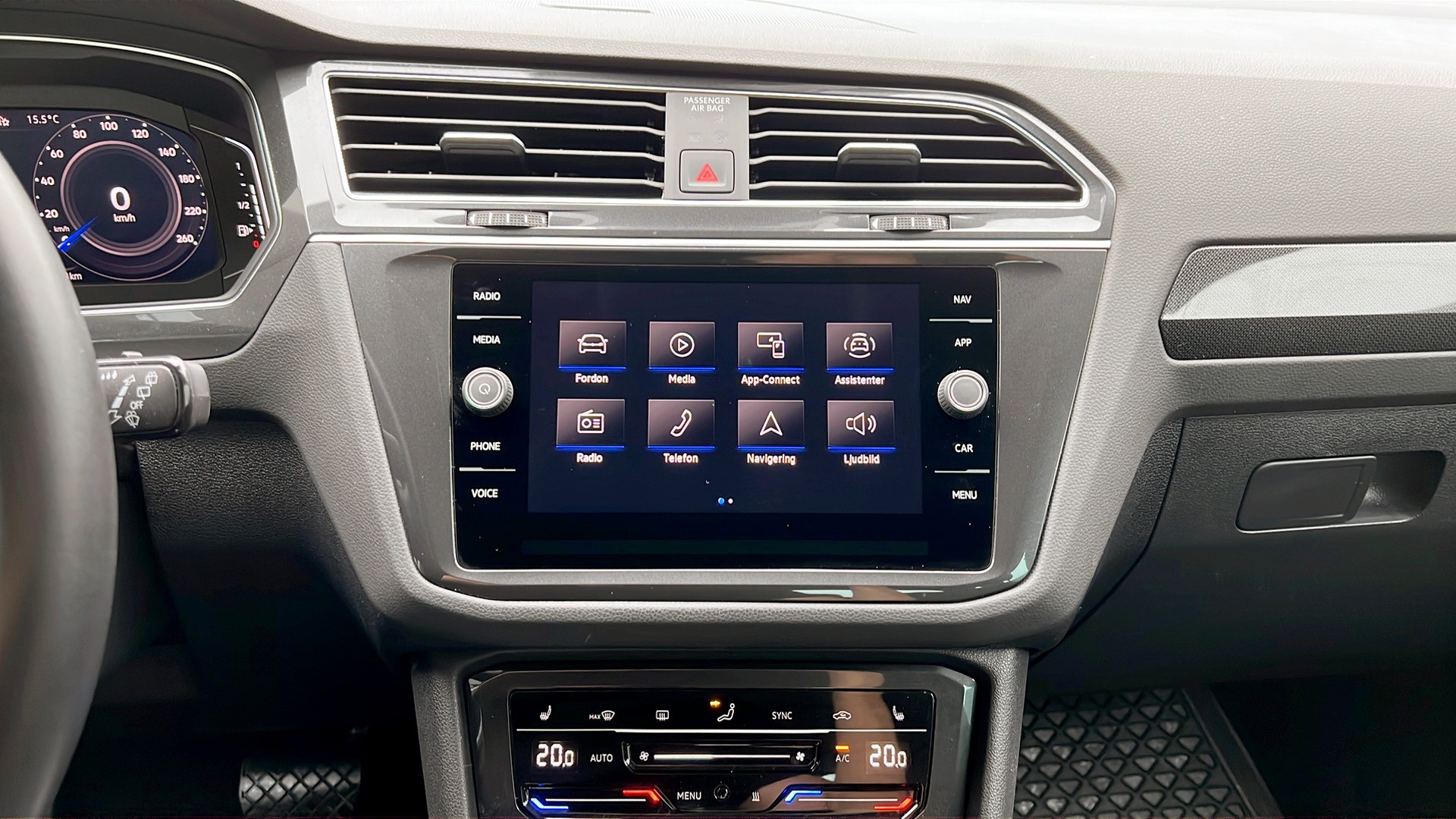 Volkswagen Tiguan EEF24W