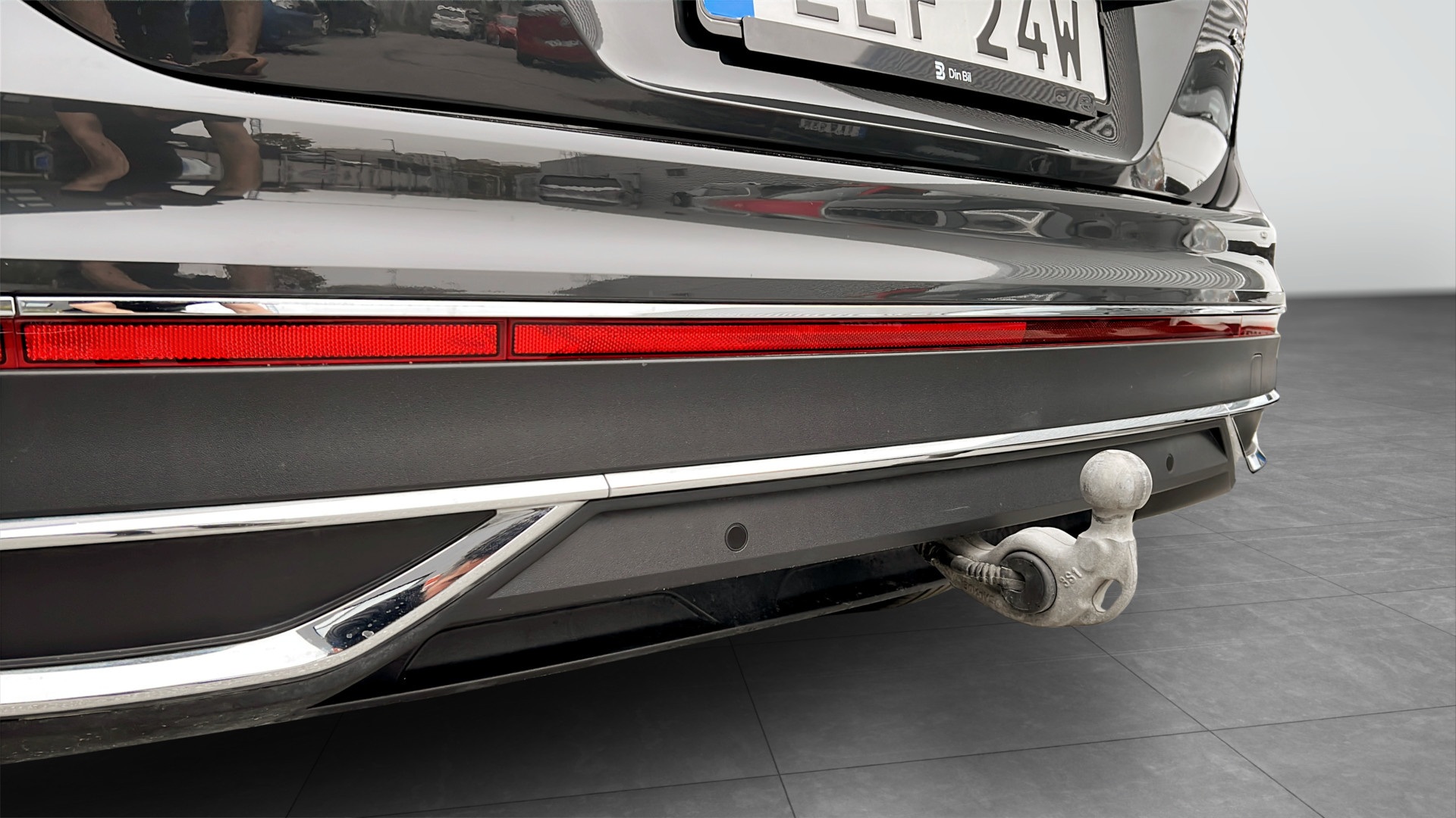 Volkswagen Tiguan EEF24W