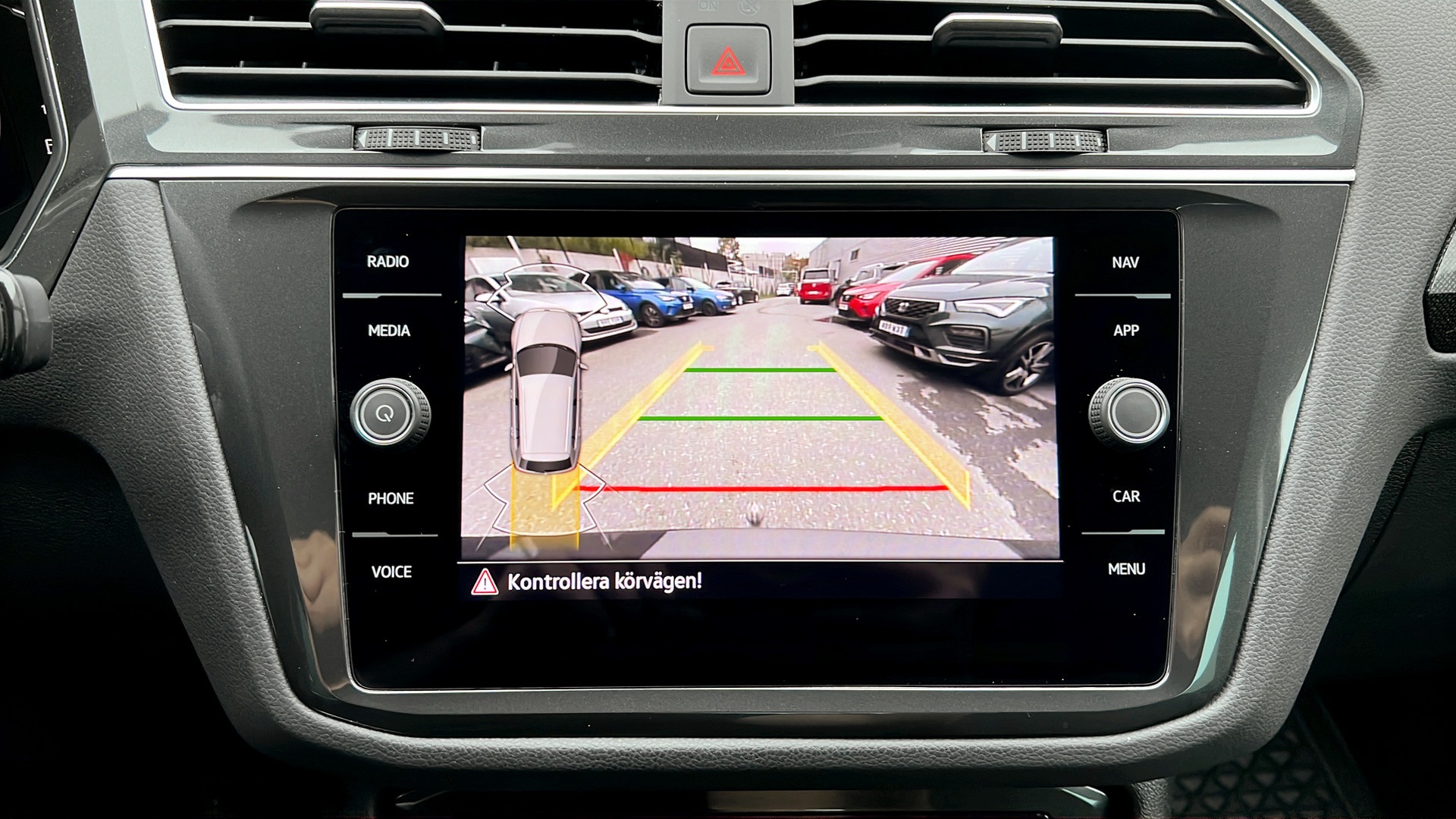 Volkswagen Tiguan EEF24W