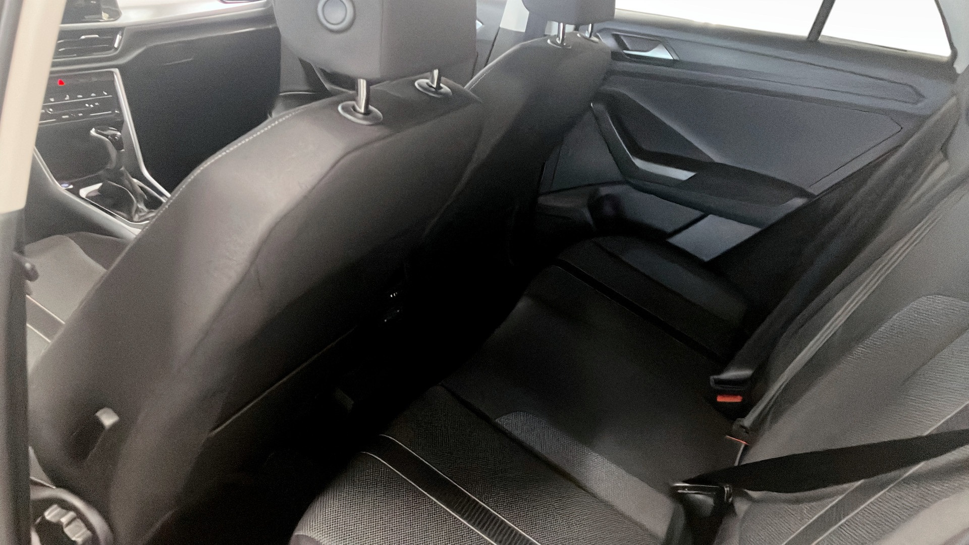 Volkswagen T-Roc EEH61T