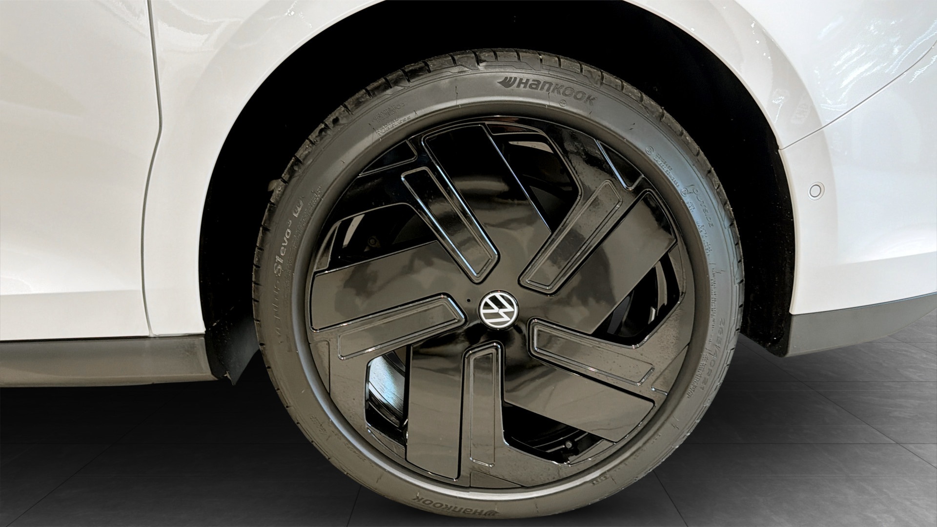 Volkswagen ID. Buzz EEJ12E