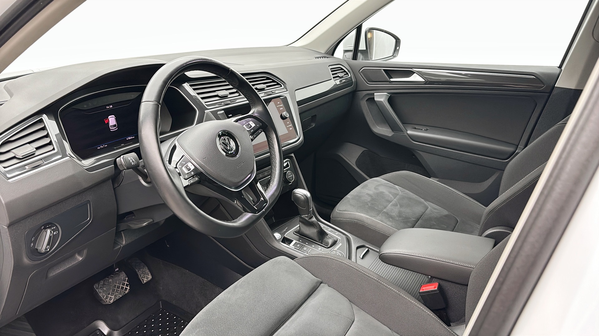 Volkswagen Tiguan EEK489