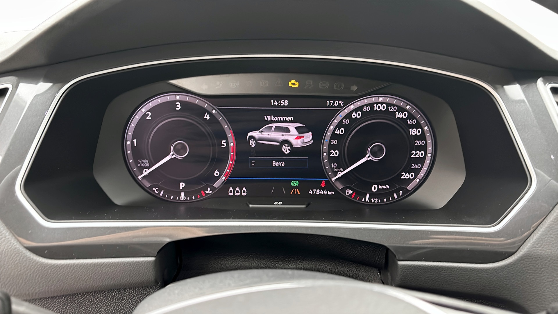 Volkswagen Tiguan EEK489