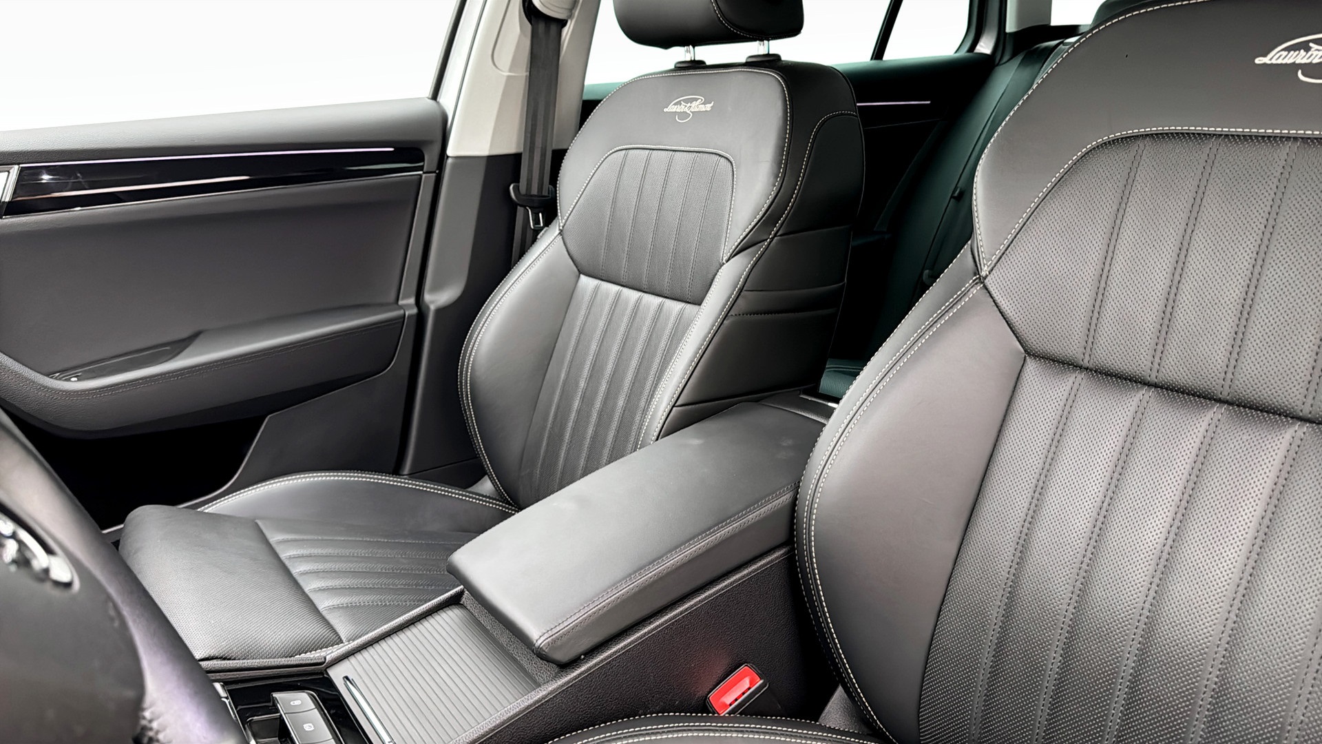 Skoda Superb Combi EEL07K