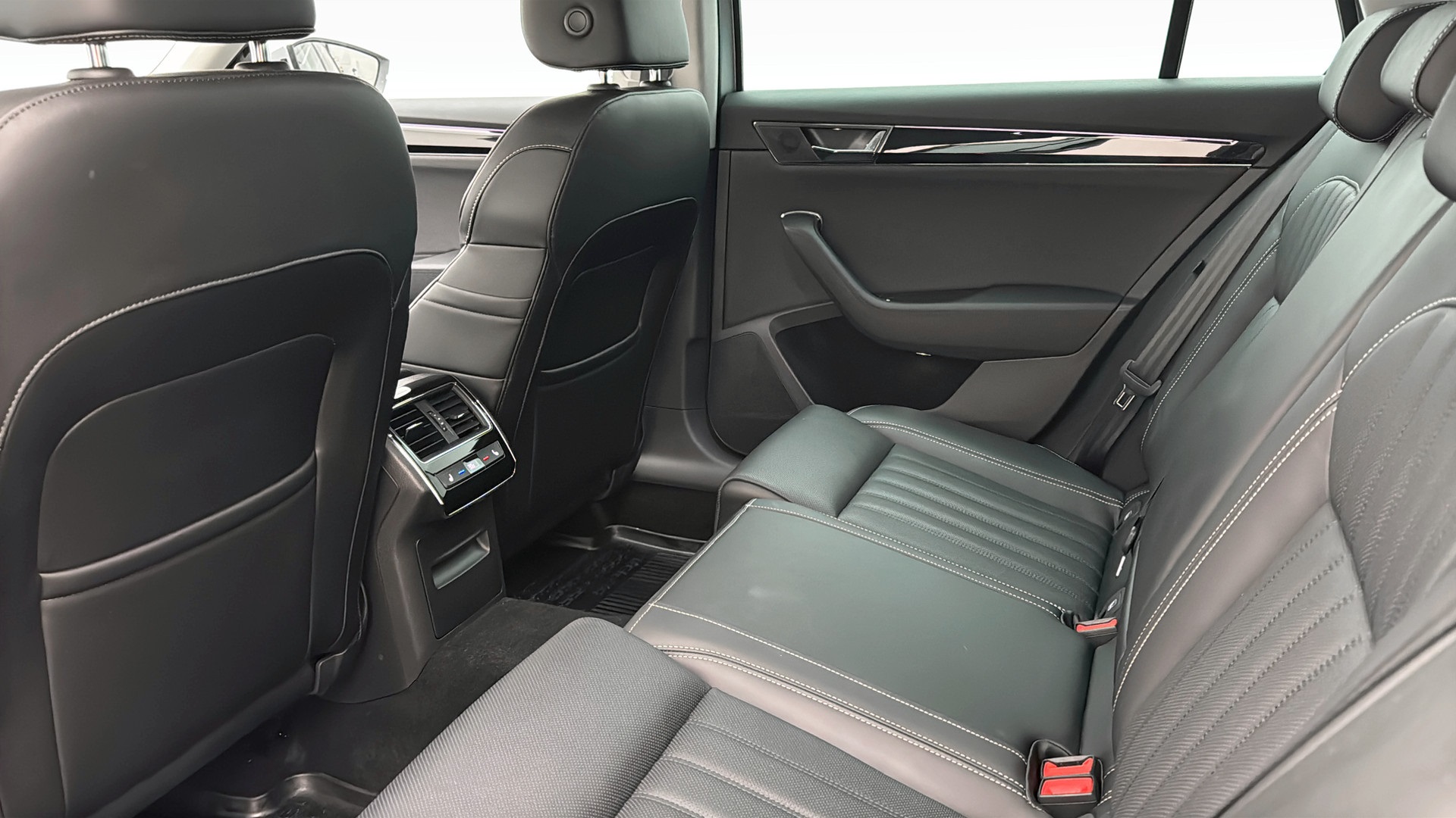 Skoda Superb Combi EEL07K