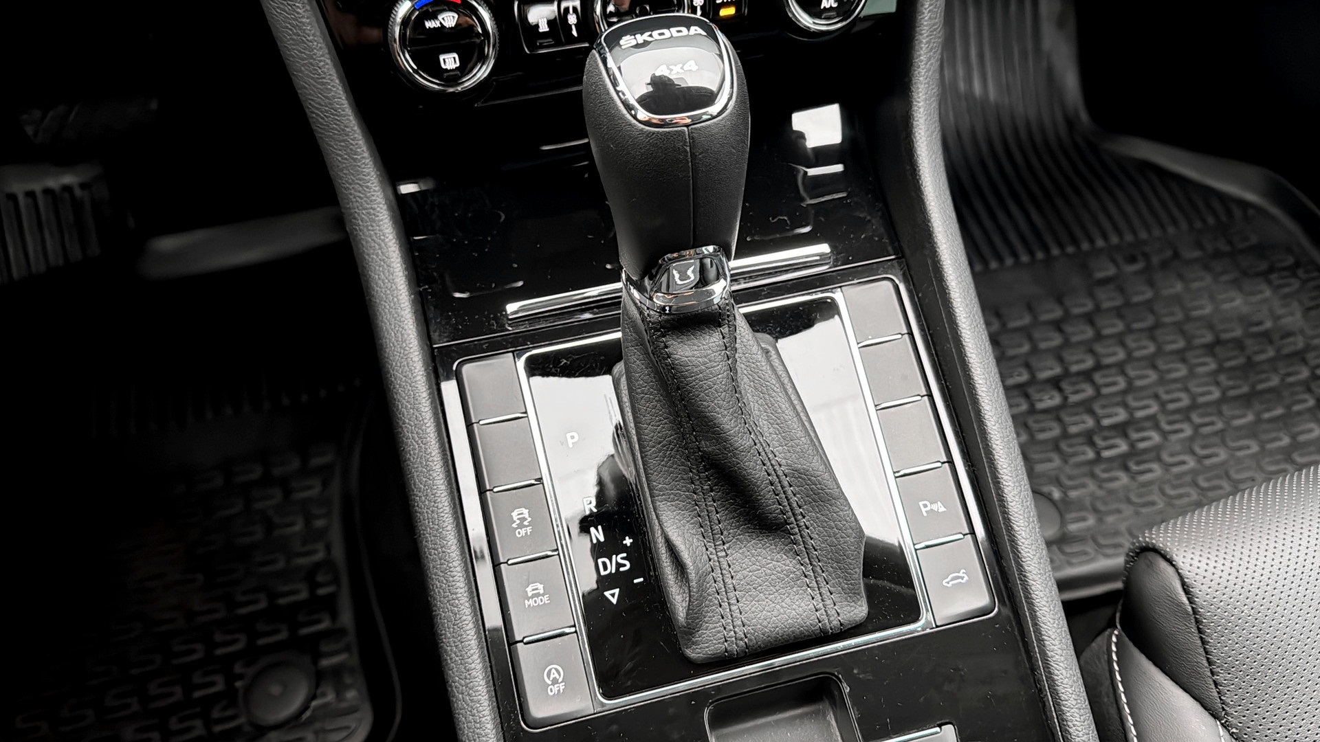 Skoda Superb Combi EEL07K