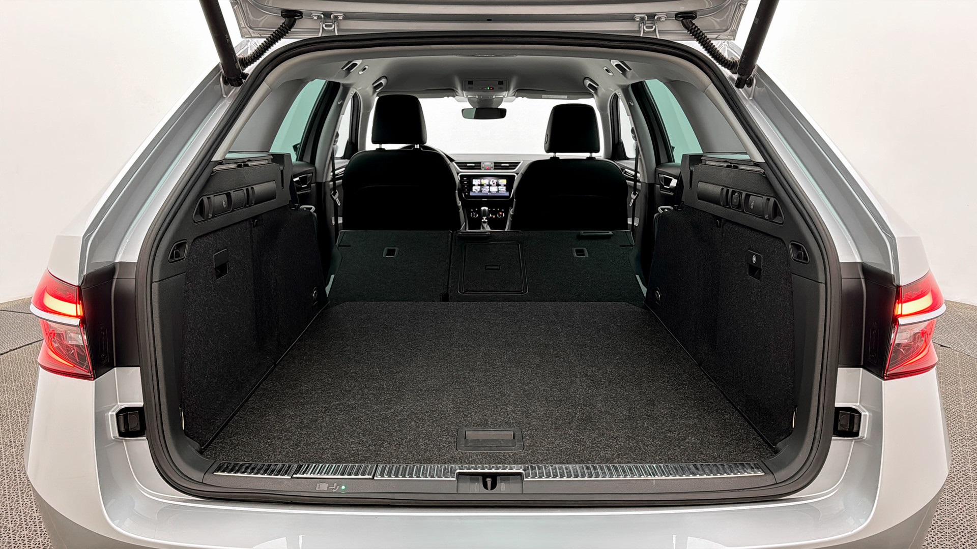 Skoda Superb Combi EEL07K