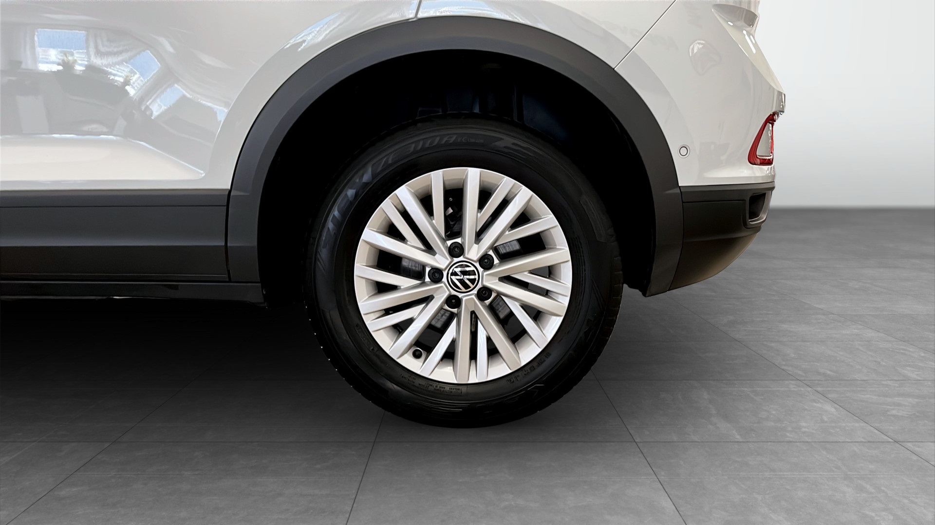 Volkswagen T-Roc EEU08B