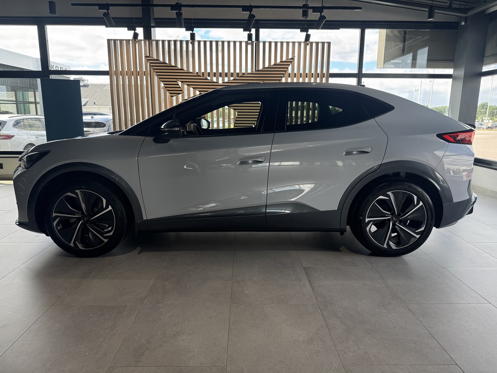 CUPRA Tavascan EGG47U