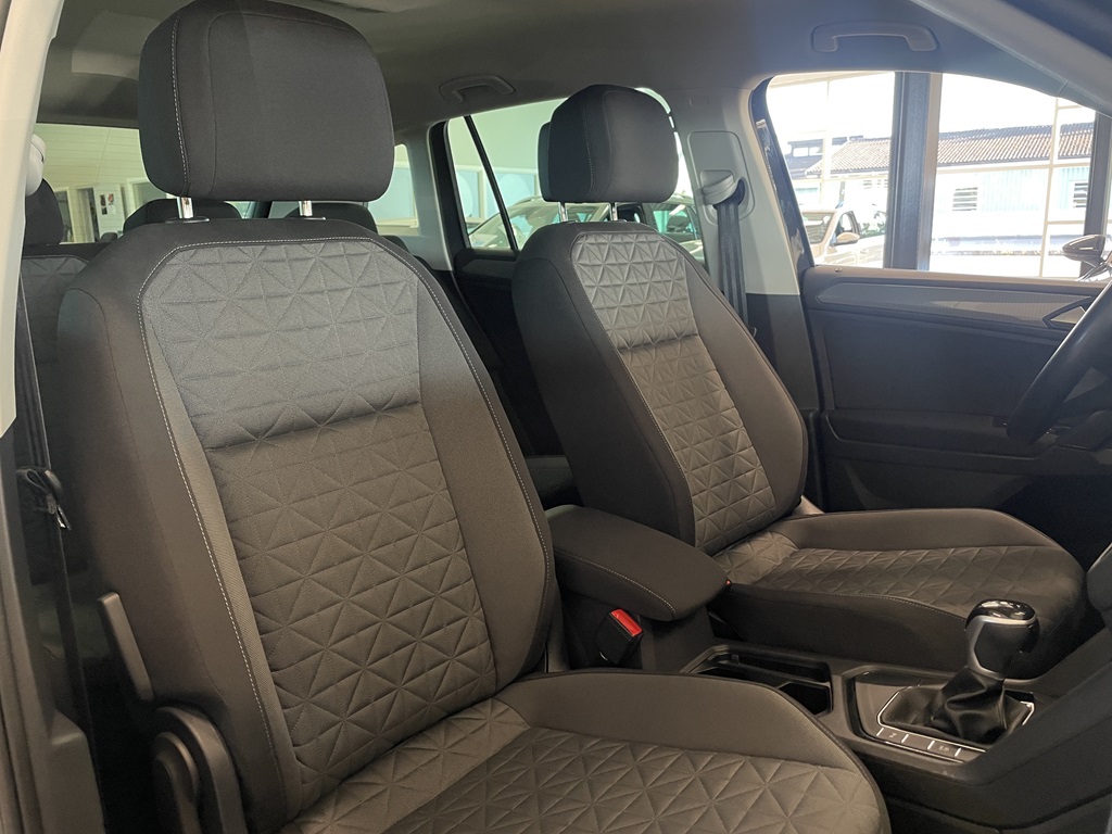 Volkswagen Tiguan EHA44Z