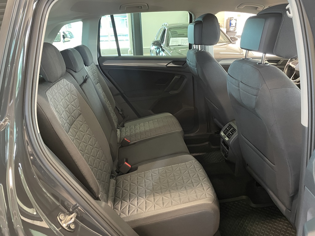 Volkswagen Tiguan EHA44Z