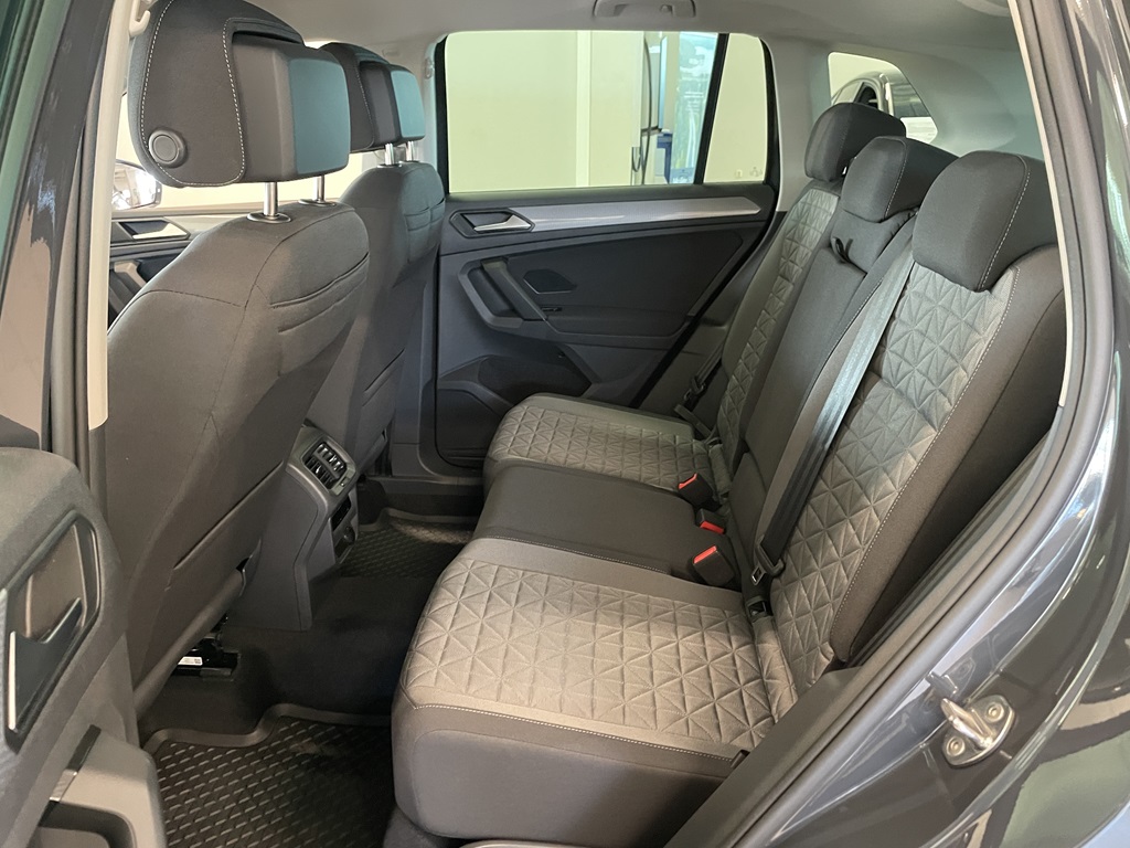 Volkswagen Tiguan EHA44Z