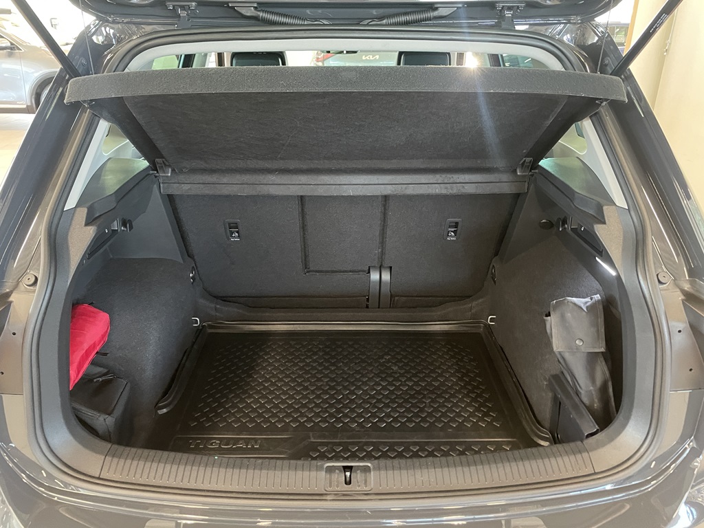 Volkswagen Tiguan EHA44Z