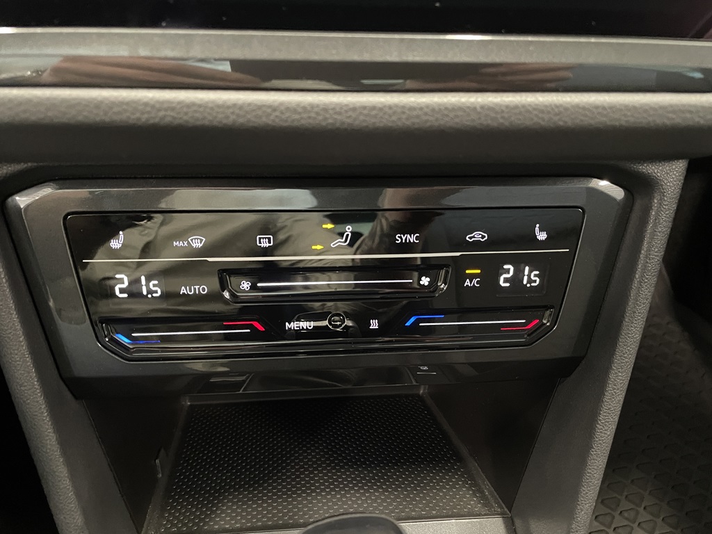 Volkswagen Tiguan EHA44Z
