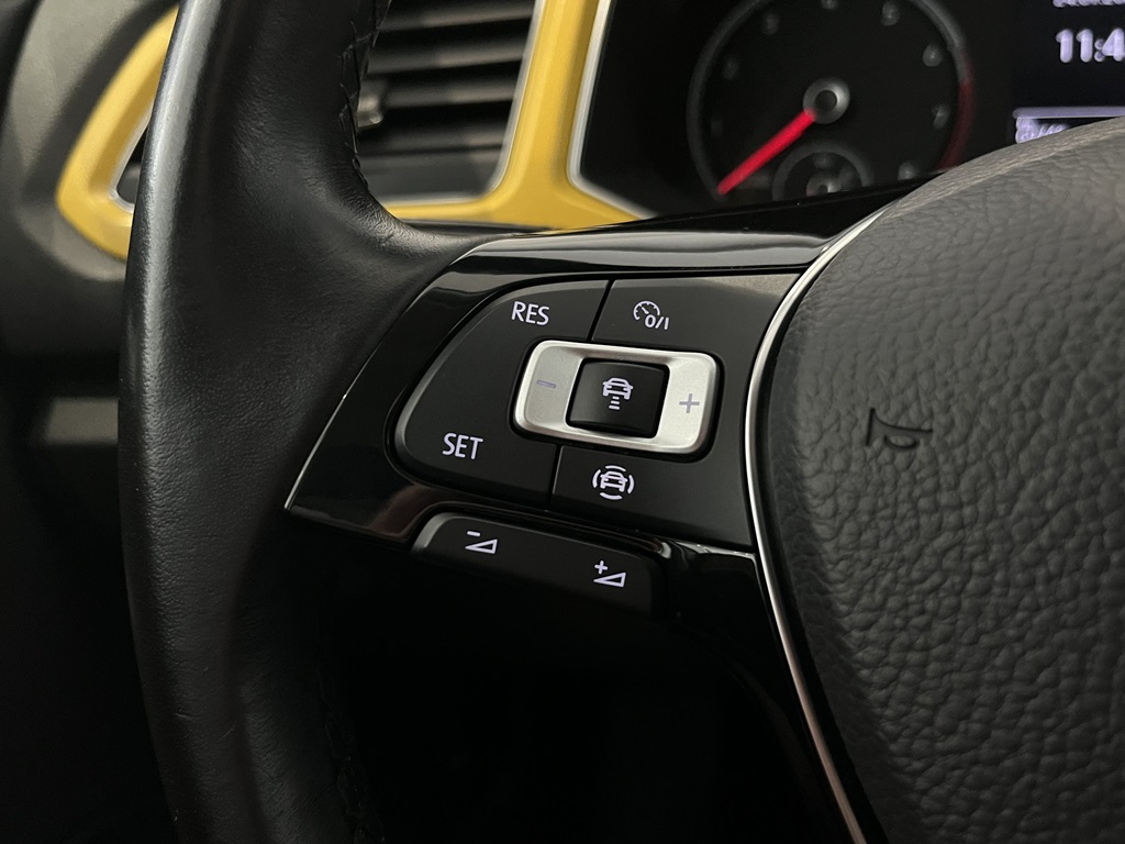 Volkswagen T-Roc EHE44T