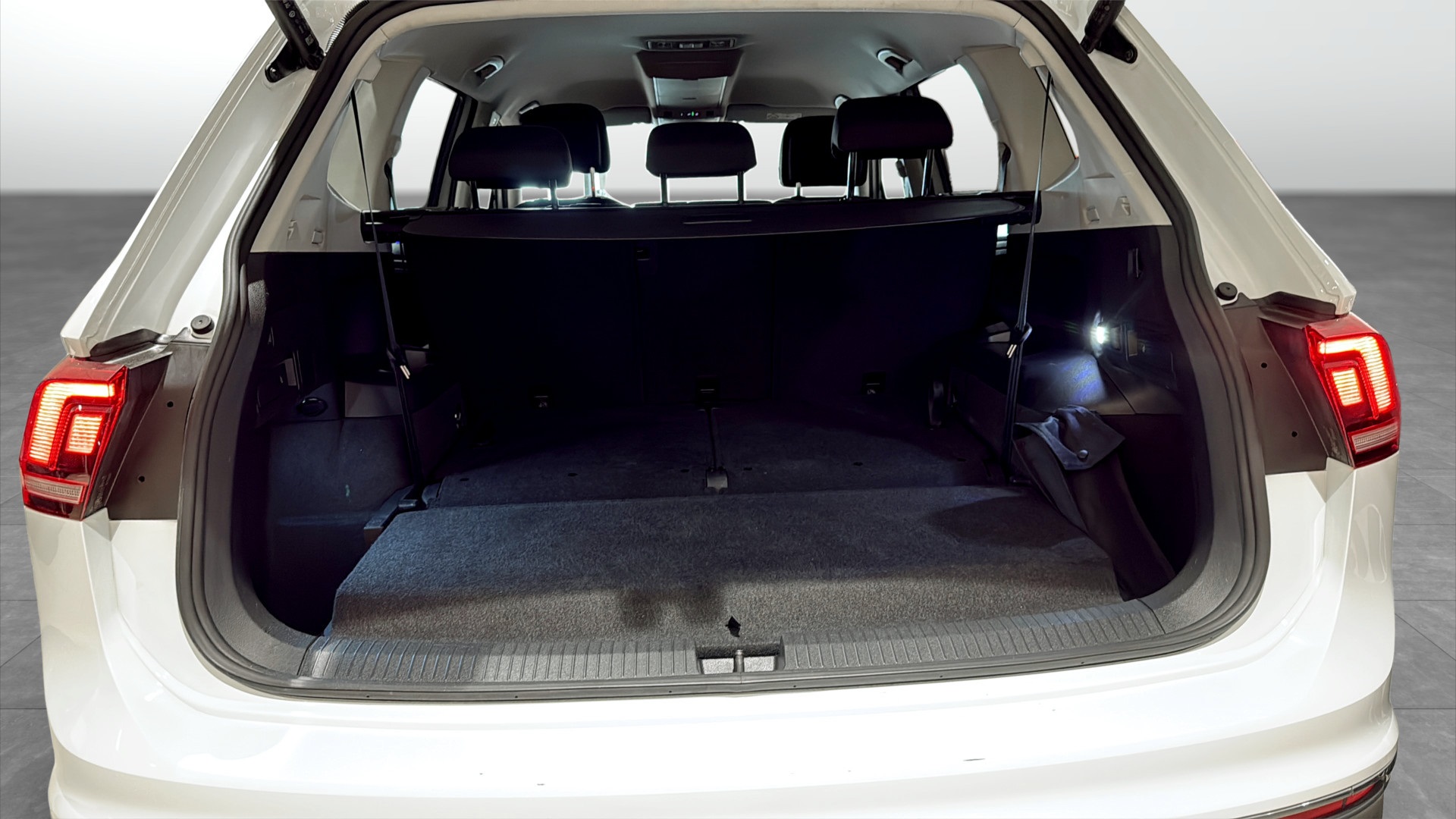 Volkswagen Tiguan Allspace EHE61K
