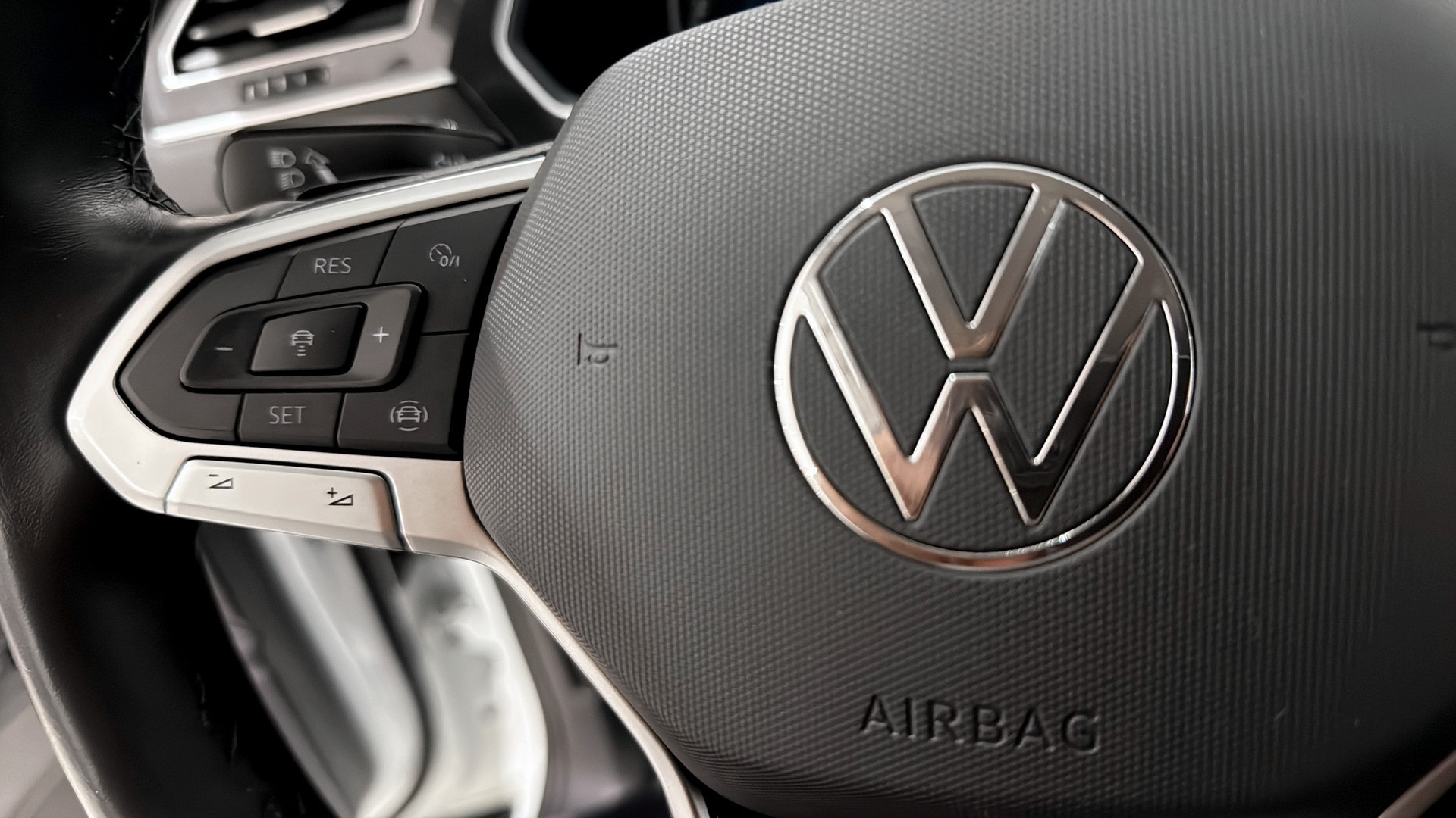 Volkswagen Tiguan Allspace EHE61K