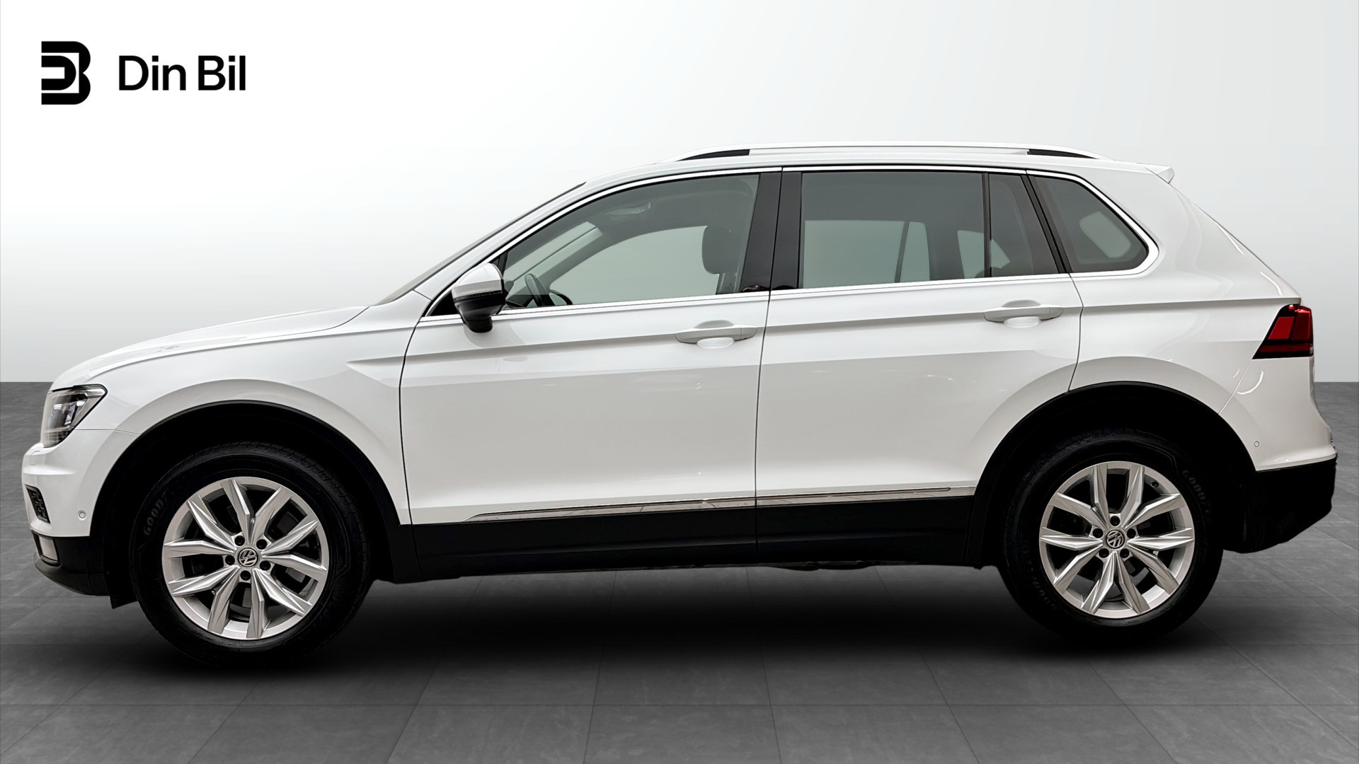 Volkswagen Tiguan EHE67K
