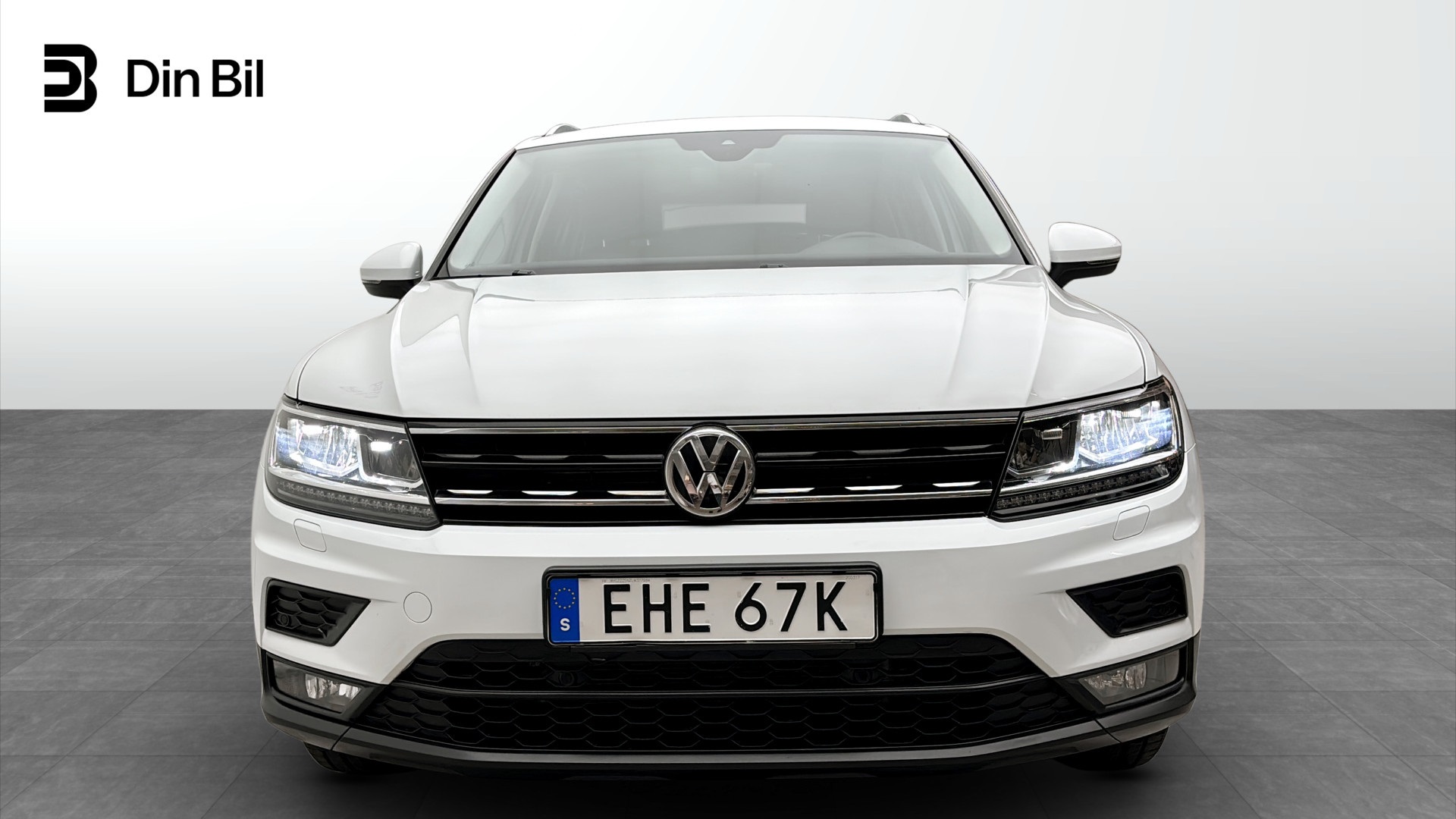 Volkswagen Tiguan EHE67K