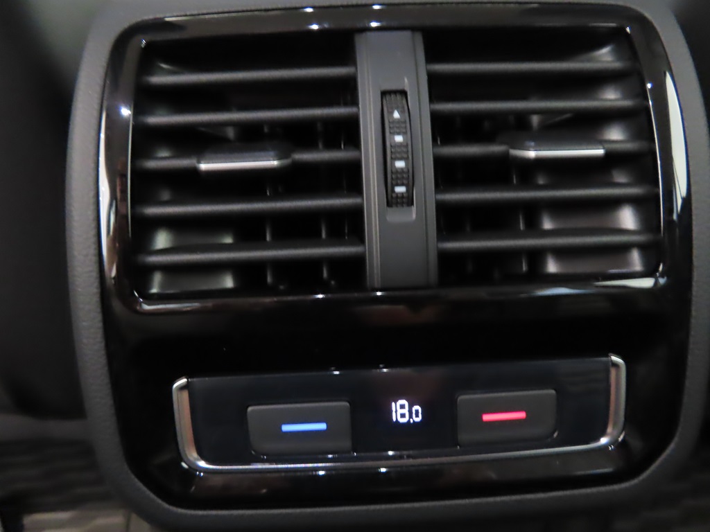 Volkswagen Passat EHJ75K