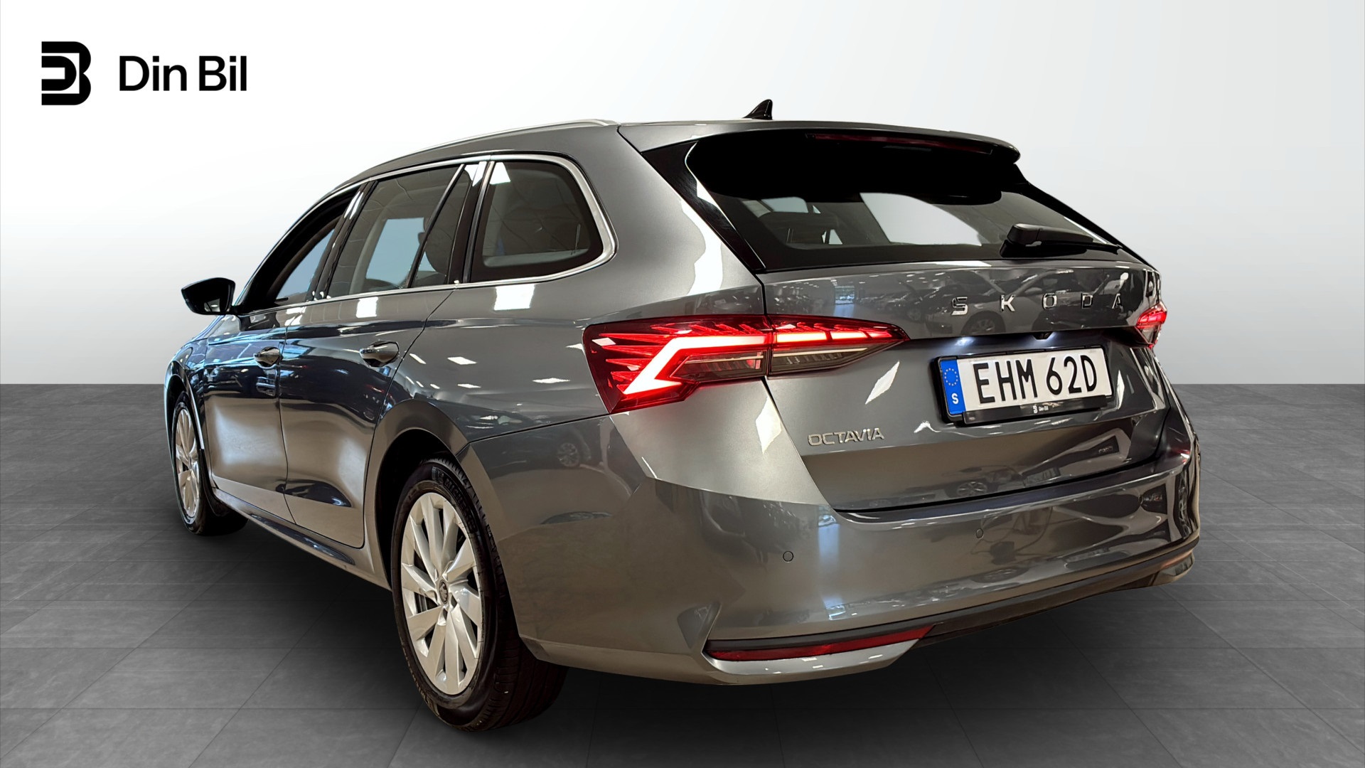 Skoda Octavia Combi EHM62D
