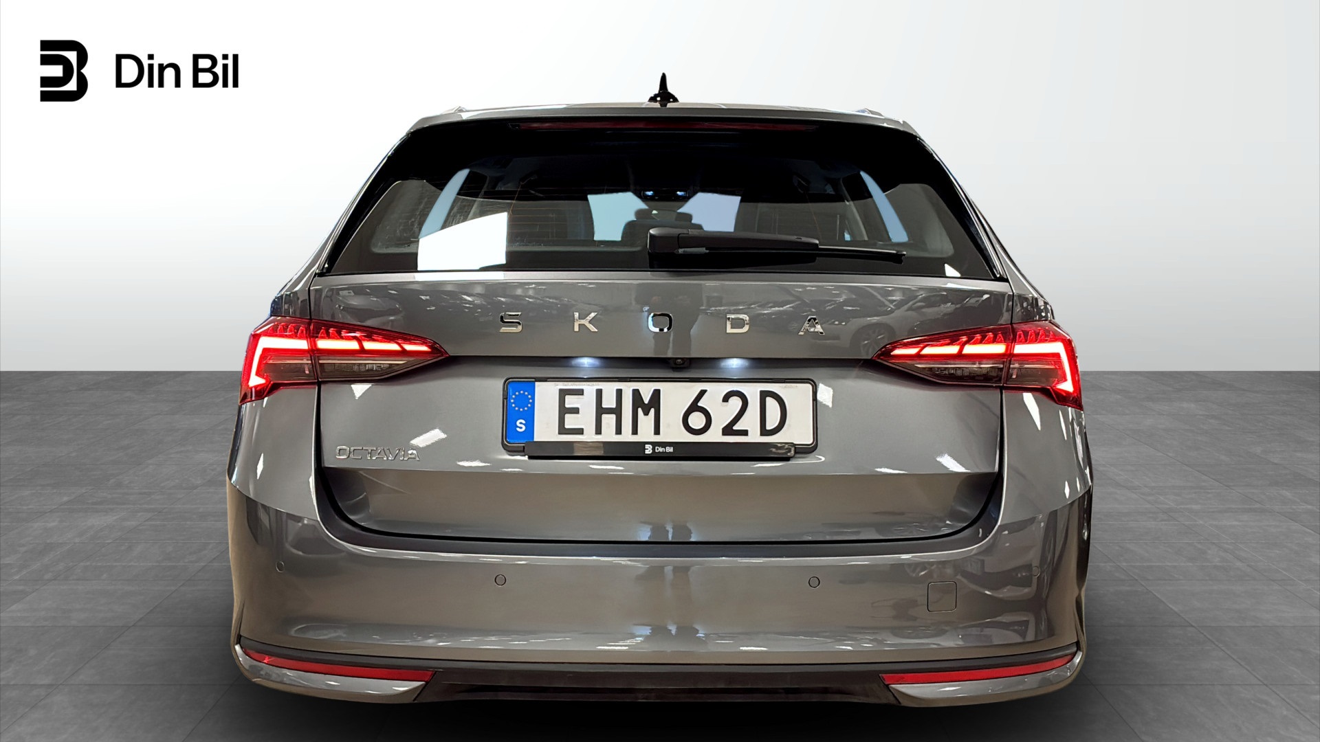 Skoda Octavia Combi EHM62D
