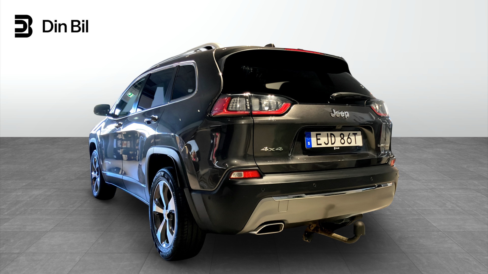 Jeep Cherokee EJD86T