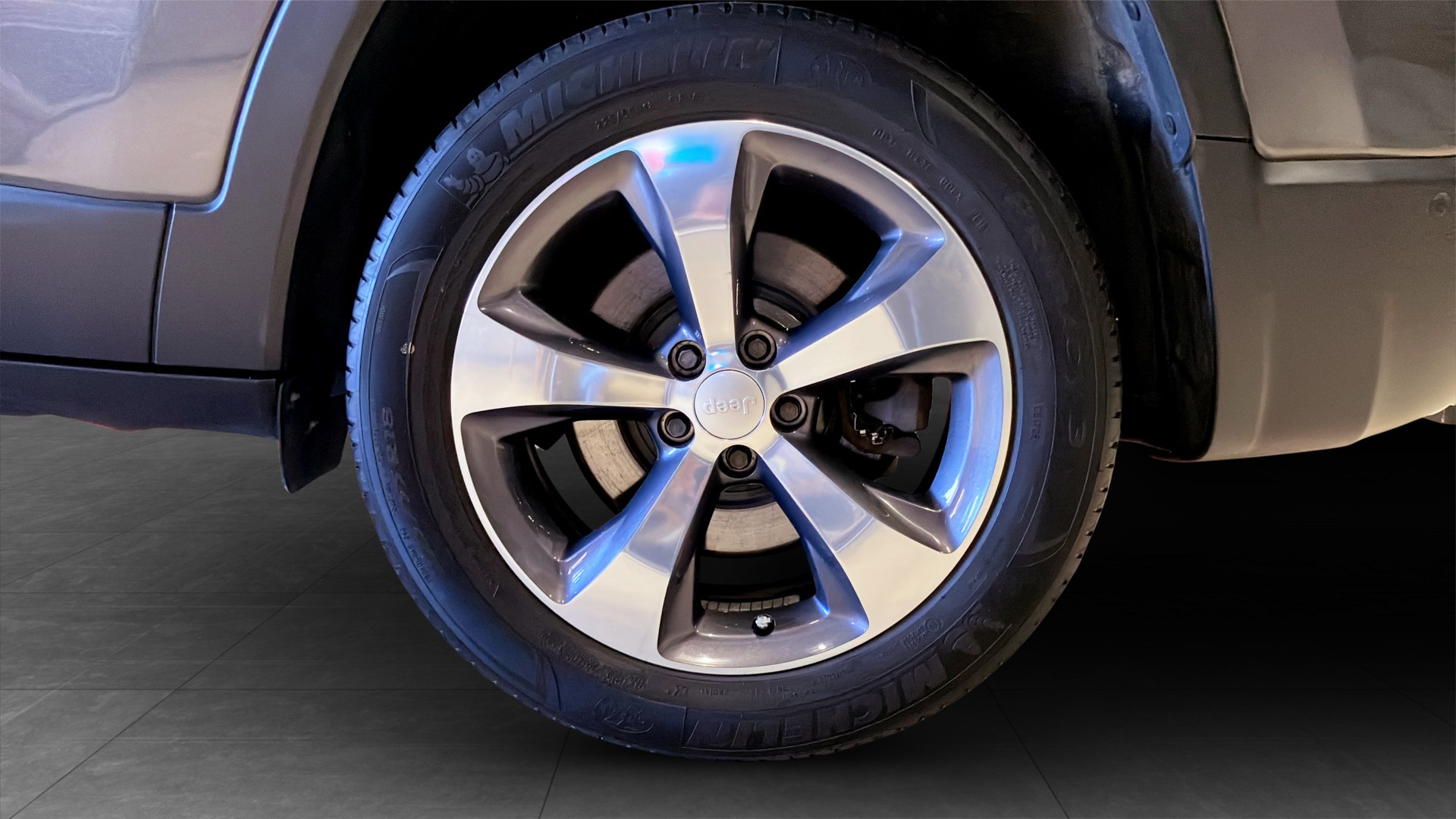 Jeep Cherokee EJD86T