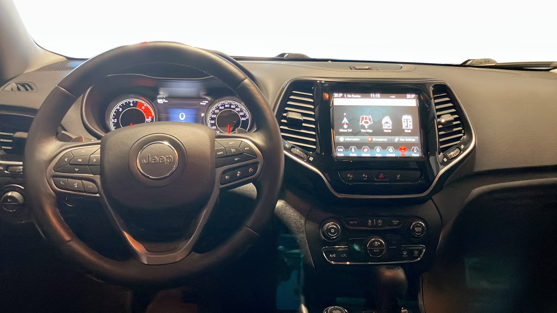 Jeep Cherokee EJD86T