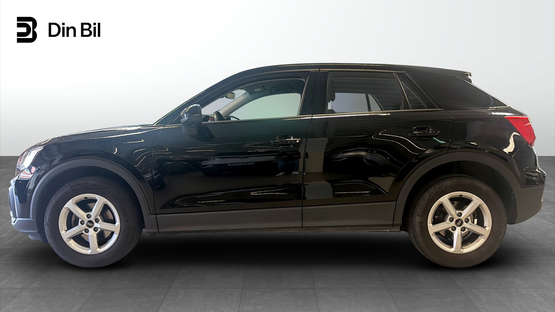 Audi Q2 EJG07W